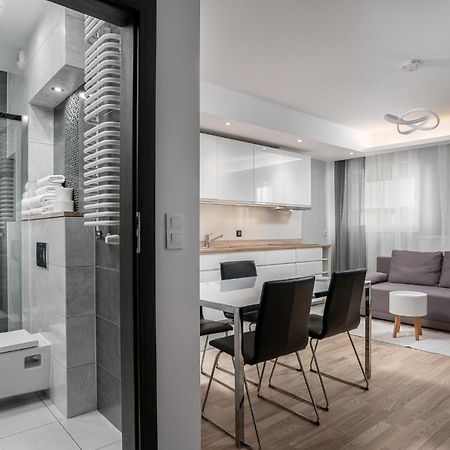 Rentplanet - Apartamenty Atal Tower Wrocław Exteriör bild