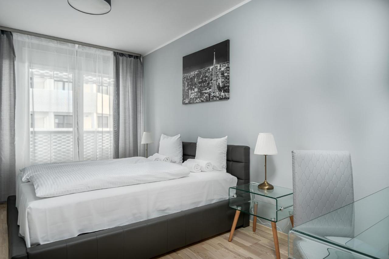 Rentplanet - Apartamenty Atal Tower Wrocław Exteriör bild