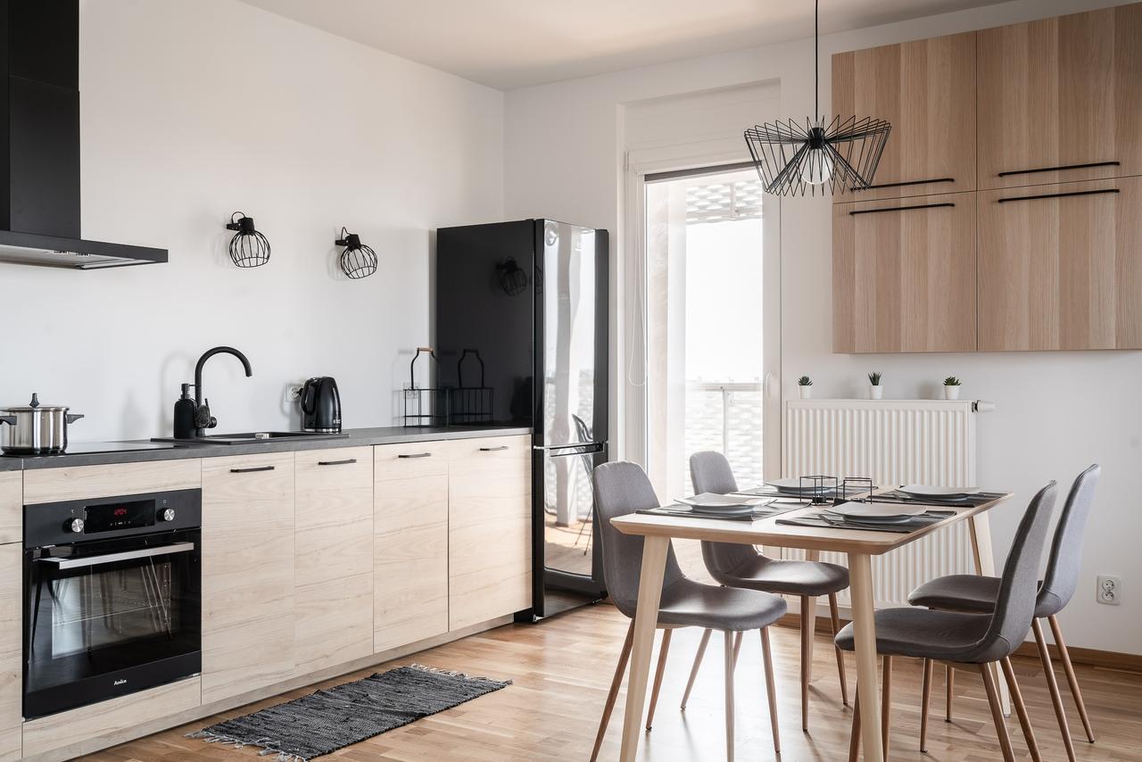 Rentplanet - Apartamenty Atal Tower Wrocław Exteriör bild