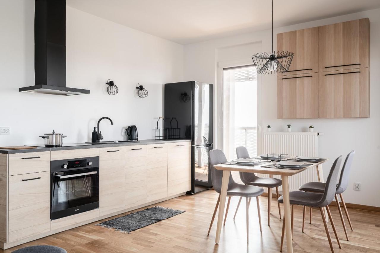 Rentplanet - Apartamenty Atal Tower Wrocław Exteriör bild
