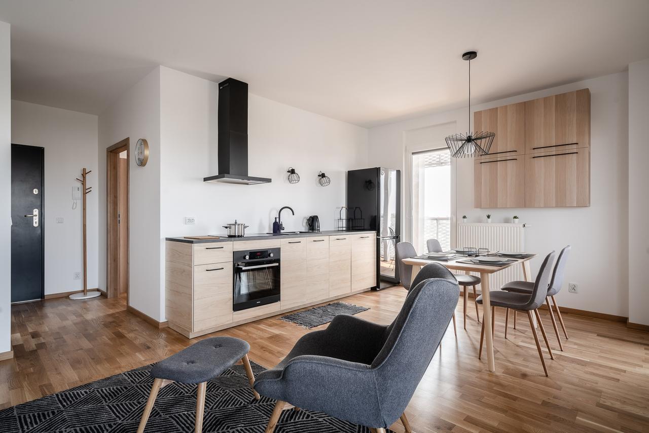 Rentplanet - Apartamenty Atal Tower Wrocław Exteriör bild