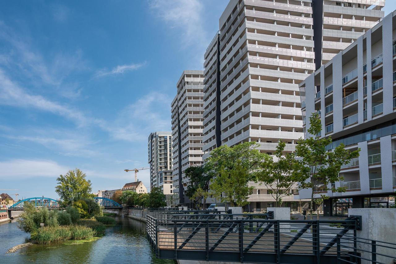 Rentplanet - Apartamenty Atal Tower Wrocław Exteriör bild