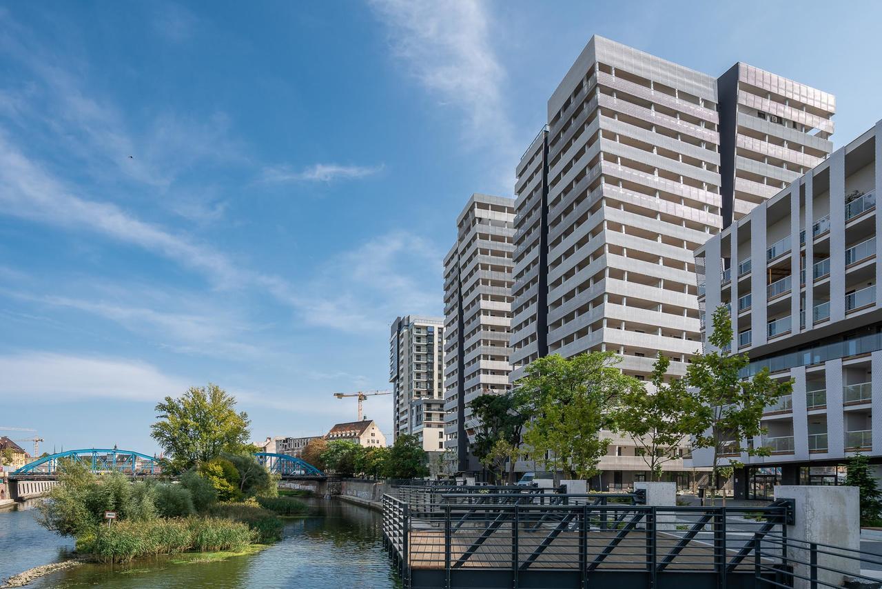 Rentplanet - Apartamenty Atal Tower Wrocław Exteriör bild